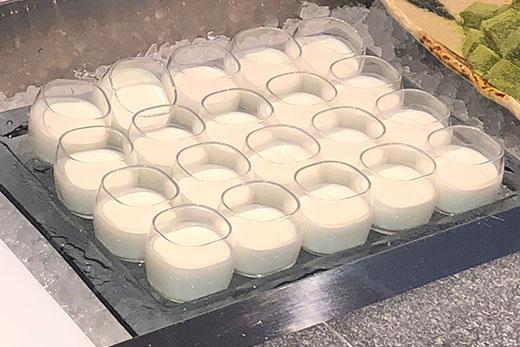 写真：飛騨牛乳プリン