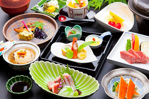 写真：飛騨牛＆旬の会席