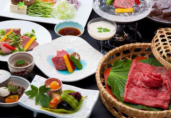 【30,000食突破！人気NO.1会席！】A4等級以上飛騨牛を味わい尽くす《特選飛騨牛三昧》＜GoToトラベルキャンペーン割引対象＞