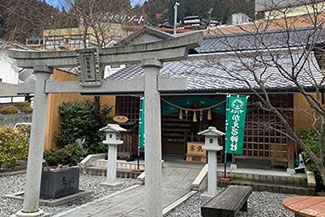 写真：かえる（加恵瑠）神社