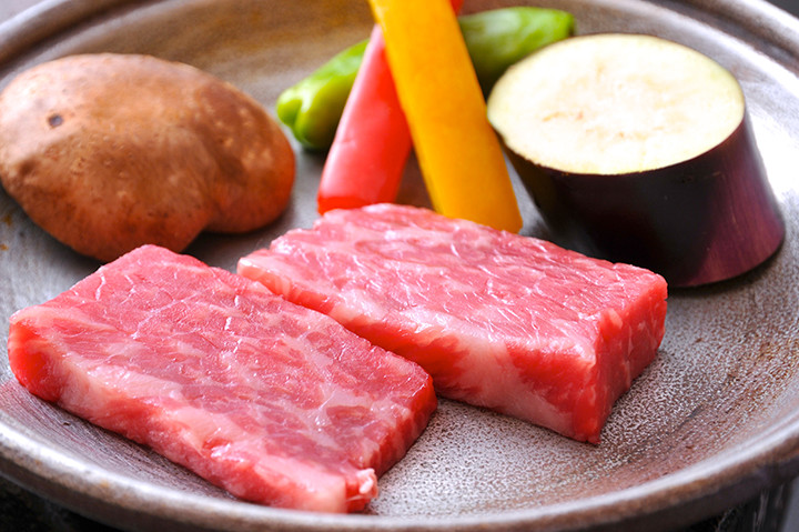 飛騨牛をはじめ飛騨の恵みの食材、匠の技を堪能できる